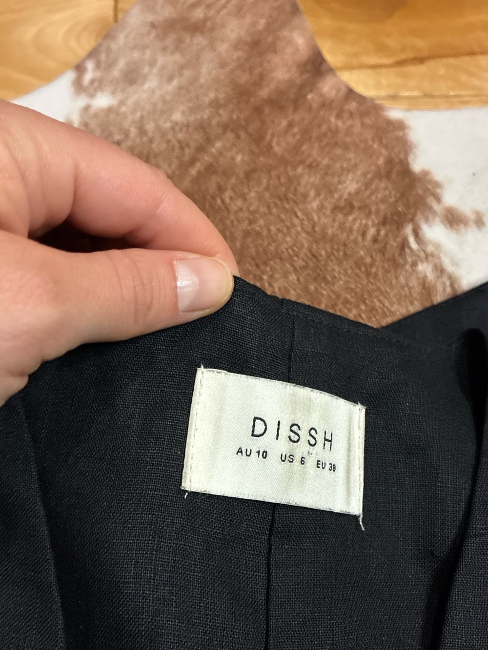 DISSH Banks Linen Vest - Picture 7 of 8
